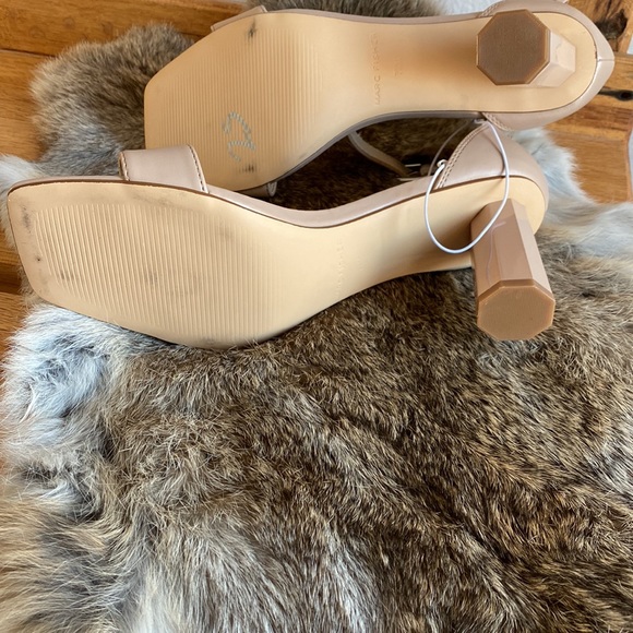 ❤️Cute, On Trend Square Toe Ankle Strap Geometric Block Heeled Dress Sandals - Picture 6 of 11